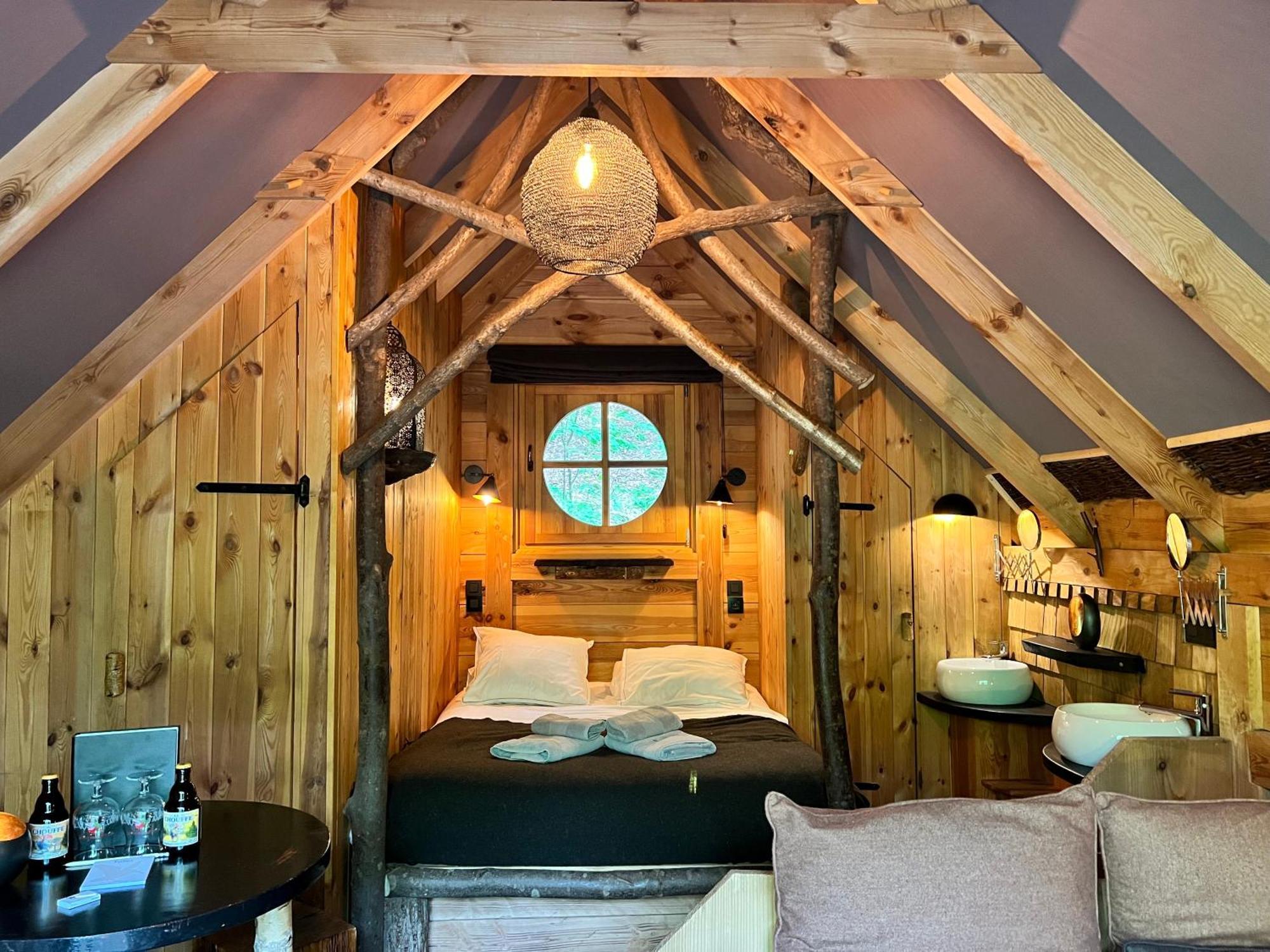 Les Cabanes De Rensiwez Mabompre 外观 照片