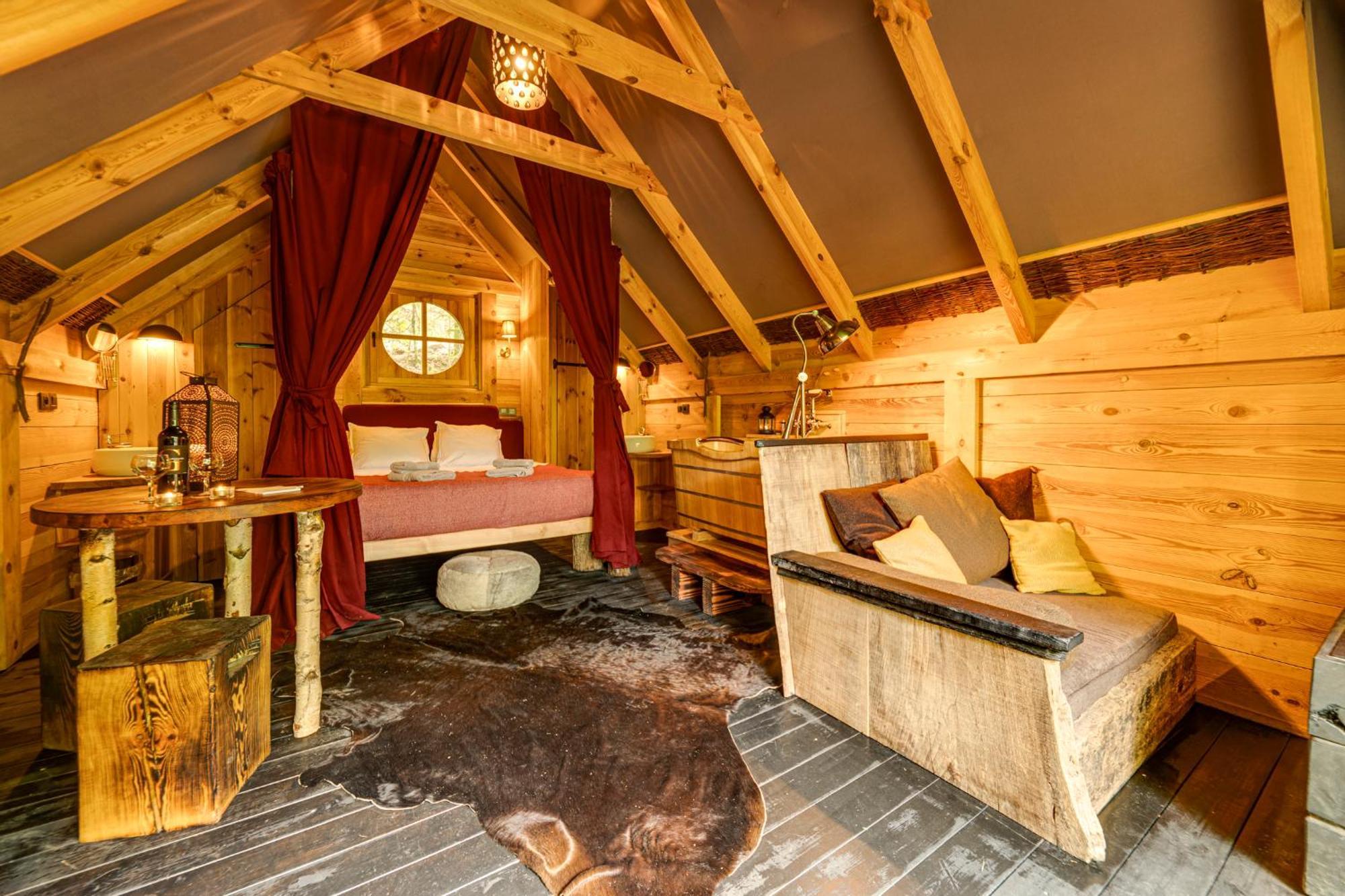 Les Cabanes De Rensiwez Mabompre 外观 照片