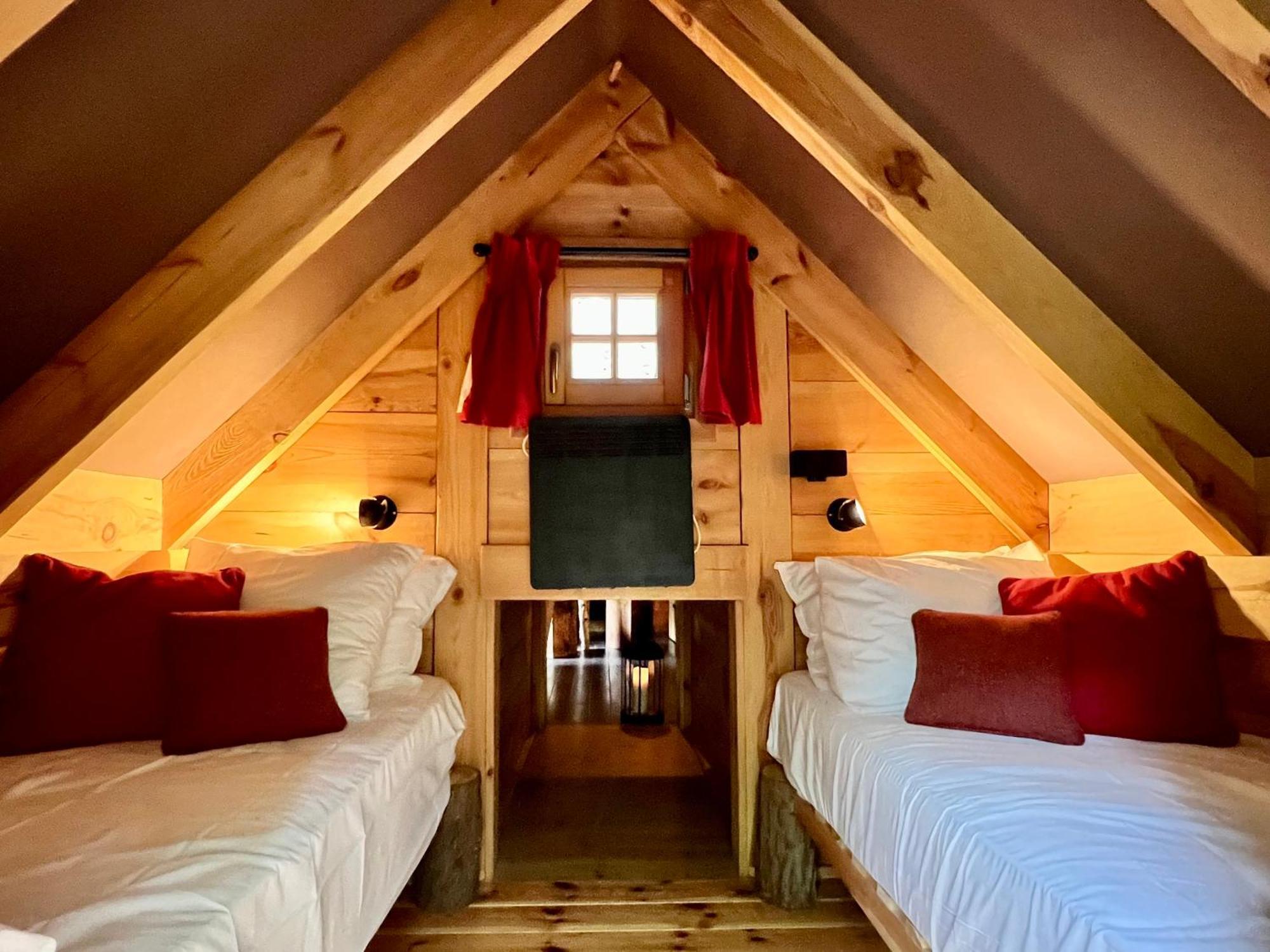 Les Cabanes De Rensiwez Mabompre 外观 照片